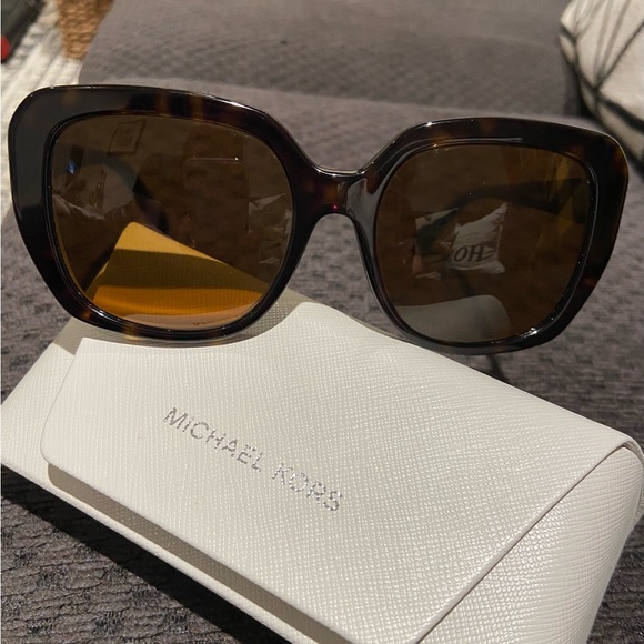 Michael Kors so glass frames (lenses have prescription) - Picture 4 of 6